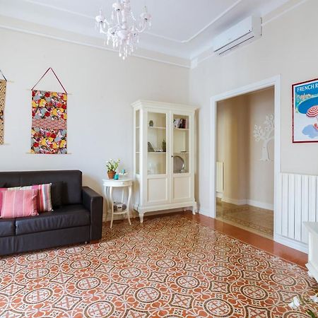 Sanremo Grand Central Apartment Bagian luar foto
