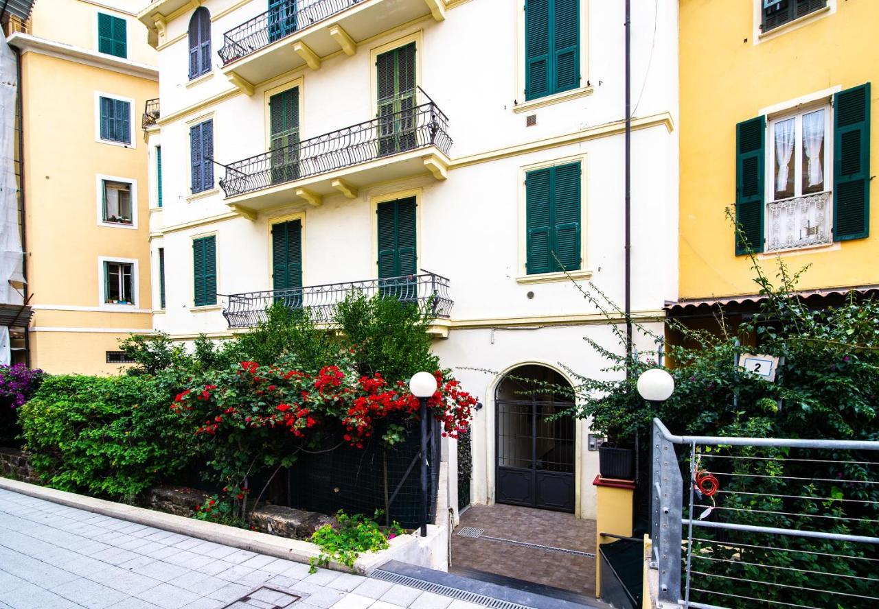 Sanremo Grand Central Apartment Bagian luar foto